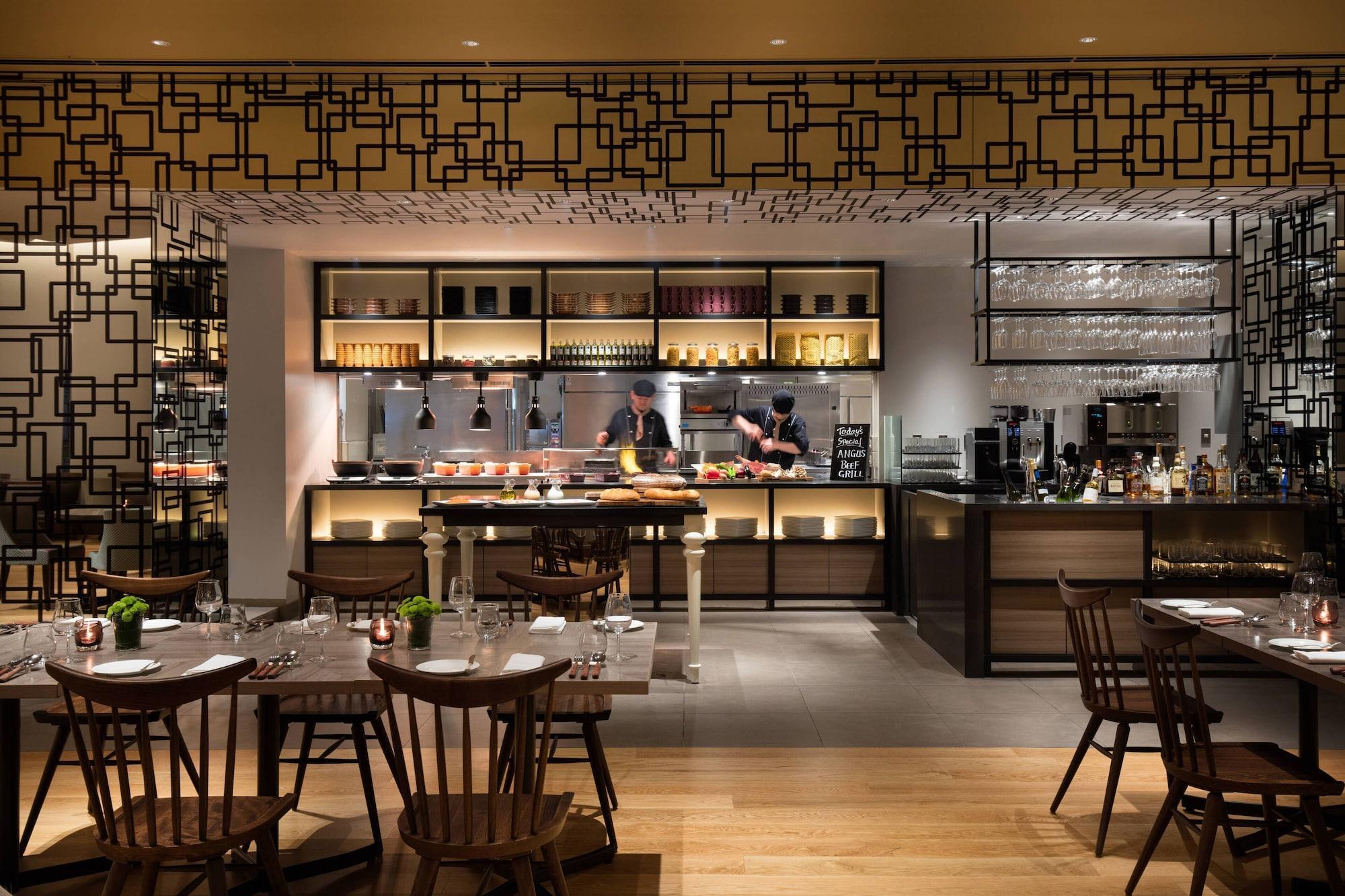 Courtyard By Marriott Shin-Osaka Station Ξενοδοχείο Εξωτερικό φωτογραφία The interior of the restaurant
