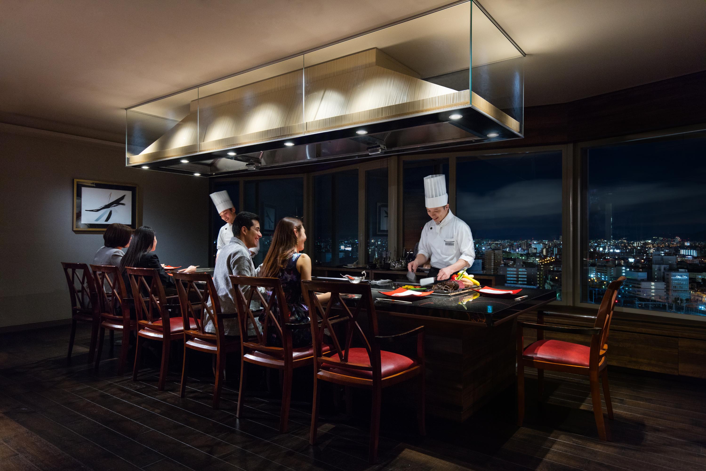 Courtyard By Marriott Shin-Osaka Station Ξενοδοχείο Εξωτερικό φωτογραφία A private chef's table at the Mandarin Oriental Tokyo