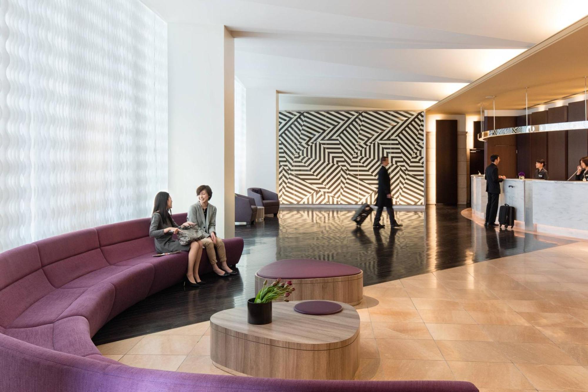 Courtyard By Marriott Shin-Osaka Station Ξενοδοχείο Εξωτερικό φωτογραφία The lobby of the hotel